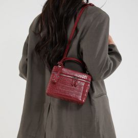 حقيبة نسائية بشكل صندوق بمقبض علوي