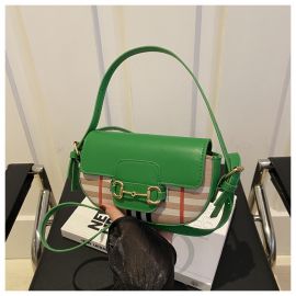 شنطة نسائي  صغيره الحجم مع حزام قابل للتعديل