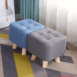 كرسي مربع صغير من الخشب الصلب