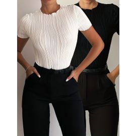 2 قطع تيشرت نسائيه باللون الابيض والاسود