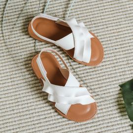 حذاء بناتي مسطج مفتوحة من الأمام بحزام خلفي