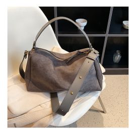 شنطة نسائي بحزام عريض