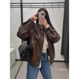 جاكت نسائي جلد واسع