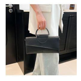 شنطة يد نسائية ذات مسكة دائرية