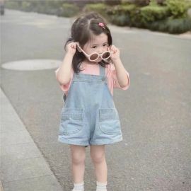 أفرول جينز صيفي بشورت قصير وبدون أكمام للفتيات الرضع 