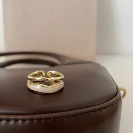 خاتم كوري مزدوج الطبقات من عرق اللؤلؤ الأبيض بتصميم نيش نسائي