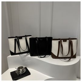 شنطة كتف نسائي ذات سعه 