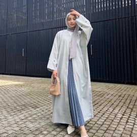 عبايه نسائي ملونه مزينه بقلوب
