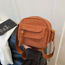 شنطة كتف نسائيه بجيب خارجي