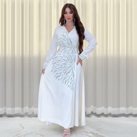 فستان عربي مزين بالكريستال