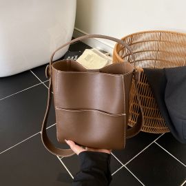 حقيبة نسائي مع حزام كتف مريح