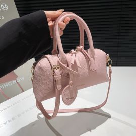 حقيبة يد نسائية مع حزام طويل