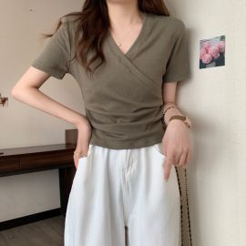 تيشرت نسائي ناعم باكمام قصيرة