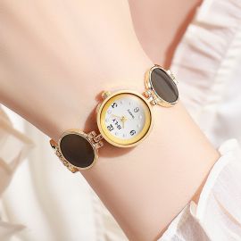 ساعة كوارتز بتصميم سوار فولاذي عصري للنساء