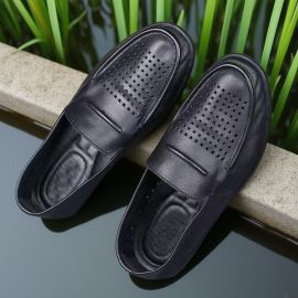 أحذية من الجلد الطبيعي مسطحة وخفيفة الوزن وسهلة الارتداء بنعل ناعم للرجال