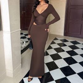 فستان نسائي طويل ضيق بموديل فتحه جانبيه