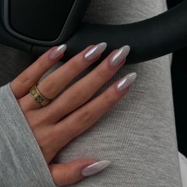 اظافر صناعيه طويله لامعه متدرجه اللون