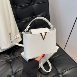 شنطة نسائي بتصميم عصري