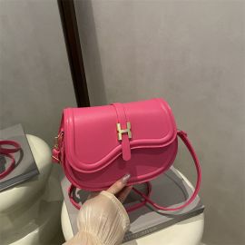 شنطة نسائي بعقده على حرف H