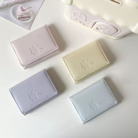 محفظة نسائية صغيرة قابلة للطي مزينة بنقش غيوم لطيف وومقاومة للماء تتميز بحجم مناسب لليد