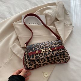 حقيبة نسائية بتصميم حزام  متعدده الانماط