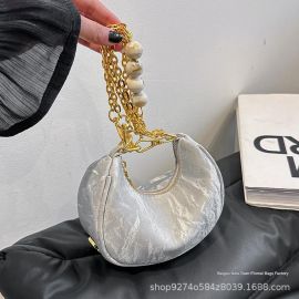 حقيبة يد  نسائية صغيرة بسلسلة عصرية