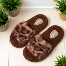 شبشب منزلي من الفرو بطبعة جلد الفهد للسيدات 