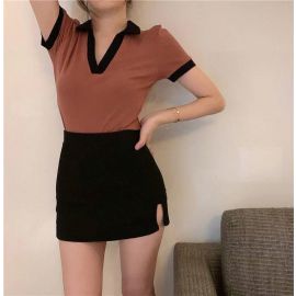 تيشيرت نسائي قصير الأكمام  بياقة على شكل V