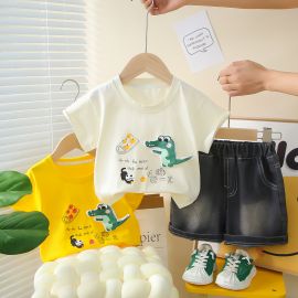 طقم من قطعتين بأكمام قصيرة وشورت قصير برسومات كرتونية للأولاد