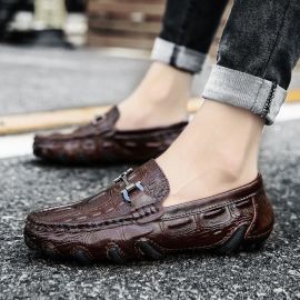 حذاء رجالي كاجوال بتفاصيل بارزه مميزة، حذاء عصري بلون داكن للشباب