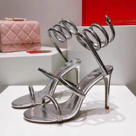 كعب نسائي بحزام عالي على شكل حيه