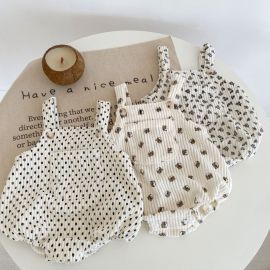 لباس قصير بدون أكمام بنقشة جذابة يوفر الراحة والتهوية الجيدة