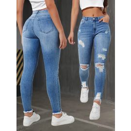 جينز نسائي ضيق ممزق
