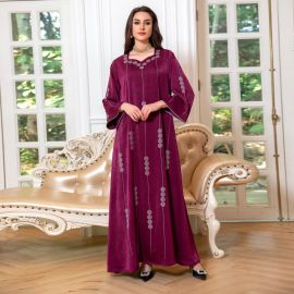 جلابية نسائي بلون صافي طويلة الكم، جلابية مزينة بالكريستال اللامع