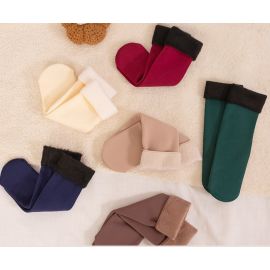جوارب نسائية شتوية متوسطة الطول ناعمه بلون سادة 4 ازواج لون عشوائي