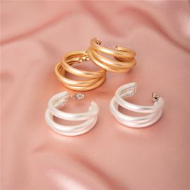 اقراط نسائيه بتصميم عصري