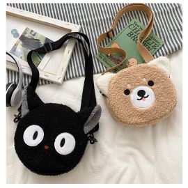 شنطه نسائي على شكل رسومات