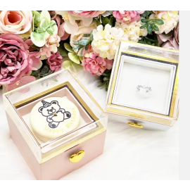 صندوق مفاجأة كعكة دب وشمعة خفيفة قابل للطي أوتوماتيكيًا