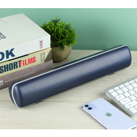 مكبر الصوت المكتبي يوفر صوتًا محيطيًا بجودة عالية لتجربة استماع سينمائية يتوفر بتصاميم عصرية