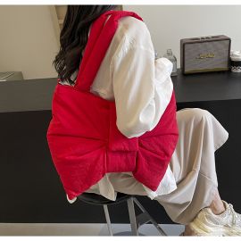 شنطة نسائي على شكل فيونكا