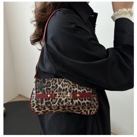 حقيبة نسائية بتصميم حزام  متعدده الانماط