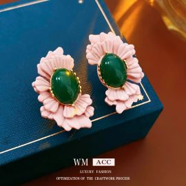 أقراط عتيقة الطراز بإبر فضية، بتصميم زهرة بيضاوية