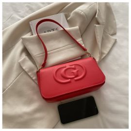 حقيبه نسائية بنمط حروف