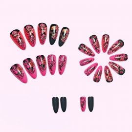 اظافر الهالوين بتصميم جمجمة ووردة الليل الداكنة