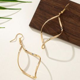 اقراط نسائية ناعمة