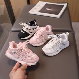 بوت رياضي للأطفال بتصميم خفيف ومسامي، مناسب للجري والأنشطة اليومية