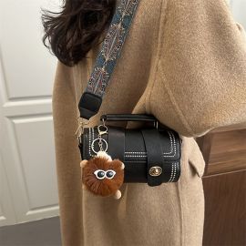 شنطة نسائي مزوده بقلاده 