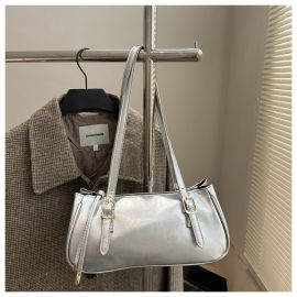 شنطة كتف نسائي بتصميم ناعم