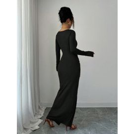 فستان نسائي اسود طويل بياقة مربعه