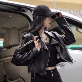 جاكيت نسائي اسود ذات ياقة عالية وخصر مرتفع، سترة جلدية قصيرة للنساء